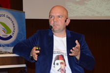 �nl� Tarih�i �anakkale Zaferini Anlatt� 