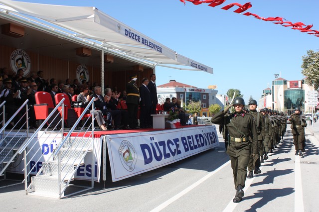D�zce'de 30 A�ustos Zaferi co�kuyla kutland�!