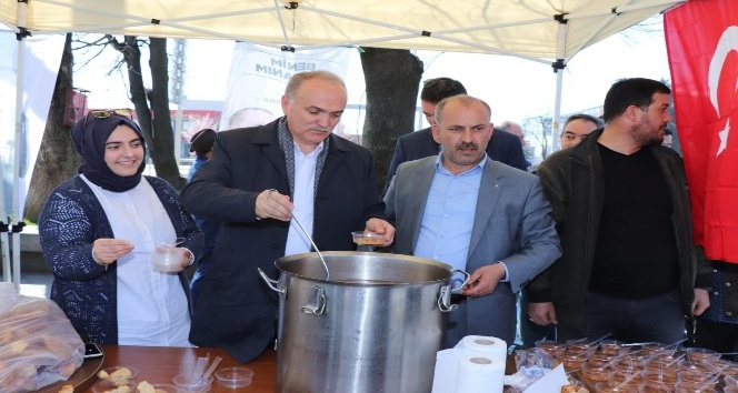 �zl�, kuru ekmek ve ho�af da��tt� !