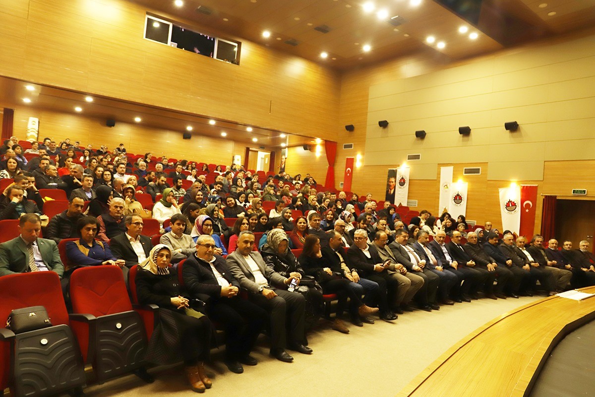 D�zce Sanayi ve Ticaret Odas� Tiyatroda Bir Arada