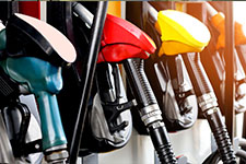 Benzine bu gece yar�s�ndan itibaren indirim bekleniyor