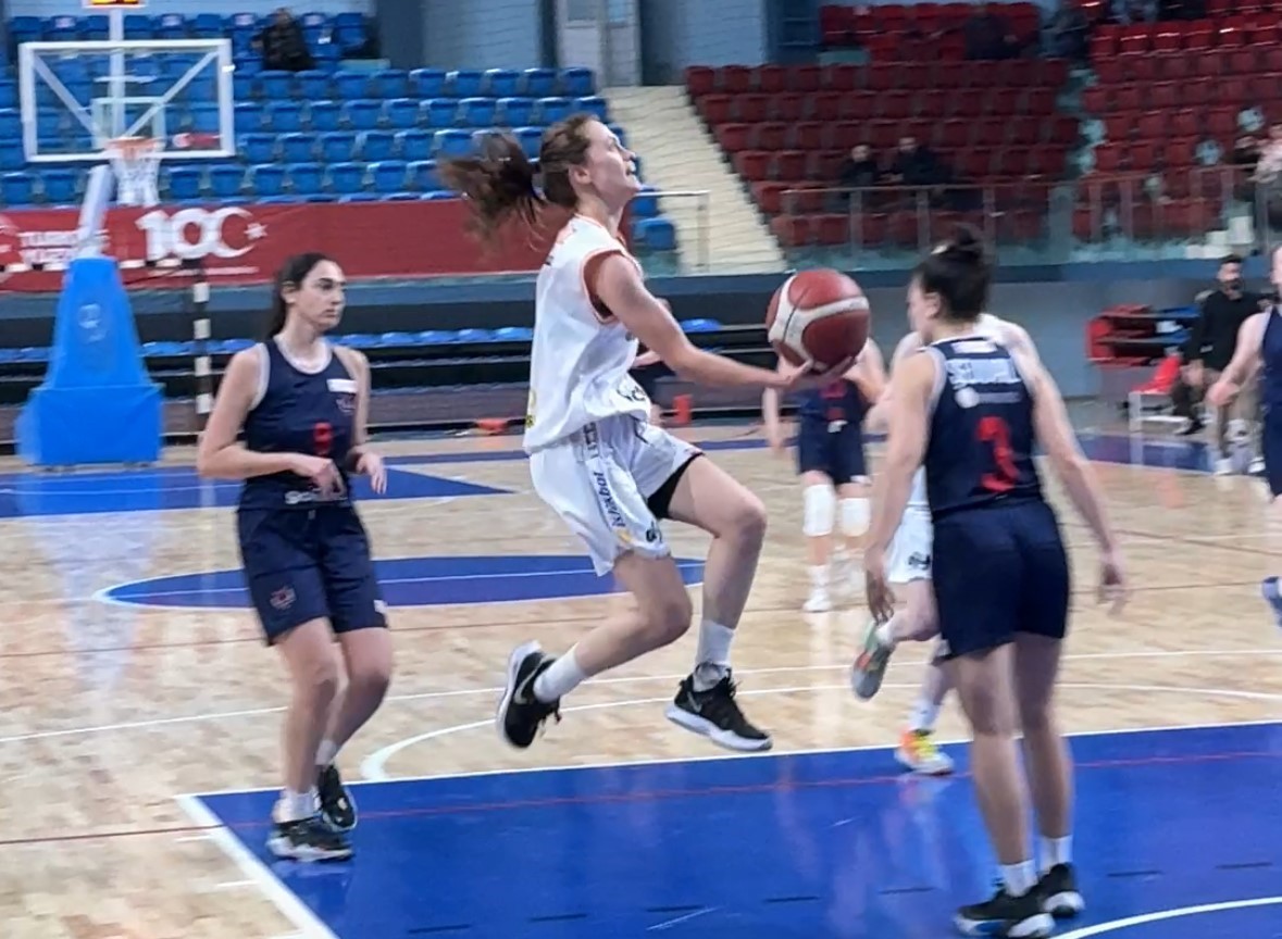D�zce Atletik Evinde Galip Geldi 