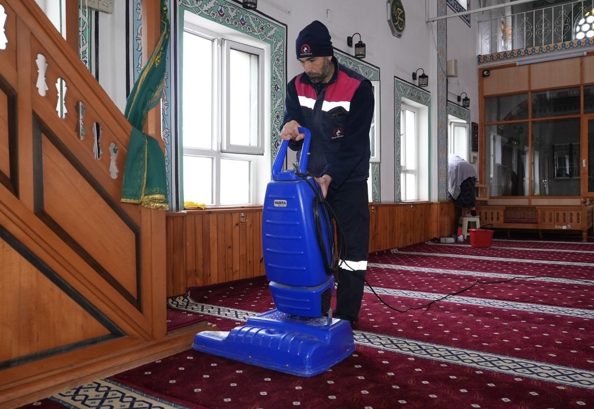 
Ba�kan �zl� Camilerde Temizlik Talimat� Verdi