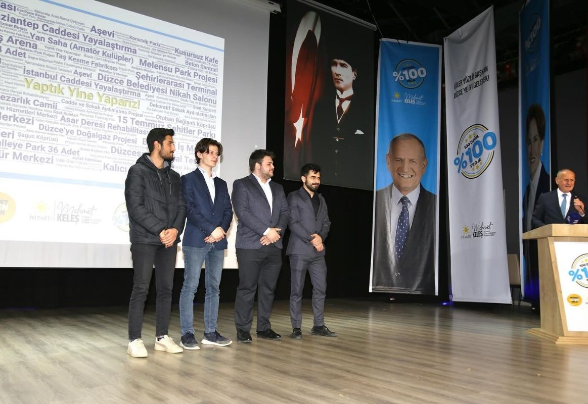 Mehmet Kele� Gen�lerle Bulu�tu