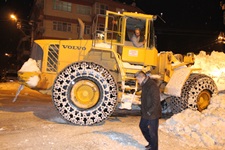 Y���lca Belediyesi Gece G�nd�z �al���yor