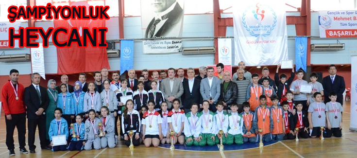 K���k Badmintoncular�n �ampiypnluk Heycan�