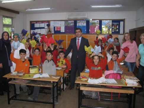 D�zce Nam�k Kemal �lkokulu Annelerini Unutmad�