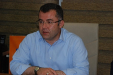 Keskin: Mursi Karar�n� Lanetliyorum