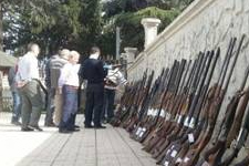 Ka�ak Avc�lar�n T�fekleri Sat��a Sunulacak