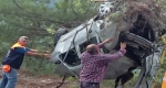 U�uruma Yuvarlanm�� Bir Ara� ��inde 2 Ceset Bulundu