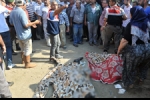Husumetli Oldu�u Kom�ular�na Kur�un Ya�d�rd�