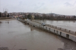 Edirne'de Sel Kap�ya Dayand�
