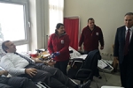 Valilik Personeli Kan Verdi